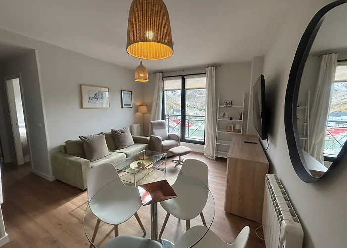 Snh Gorbea 2 Bedrooms 4 People 塞拉内华达